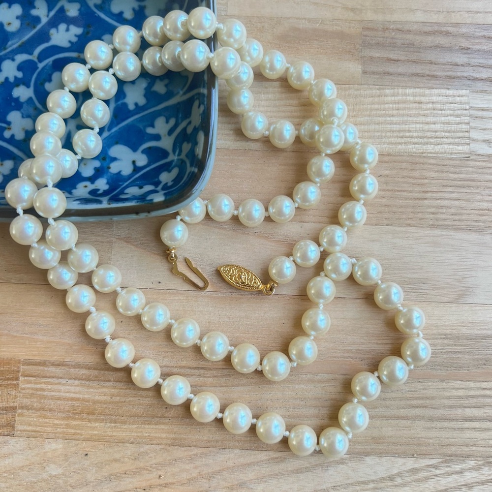 Vintage costume necklace strand of faux pearls